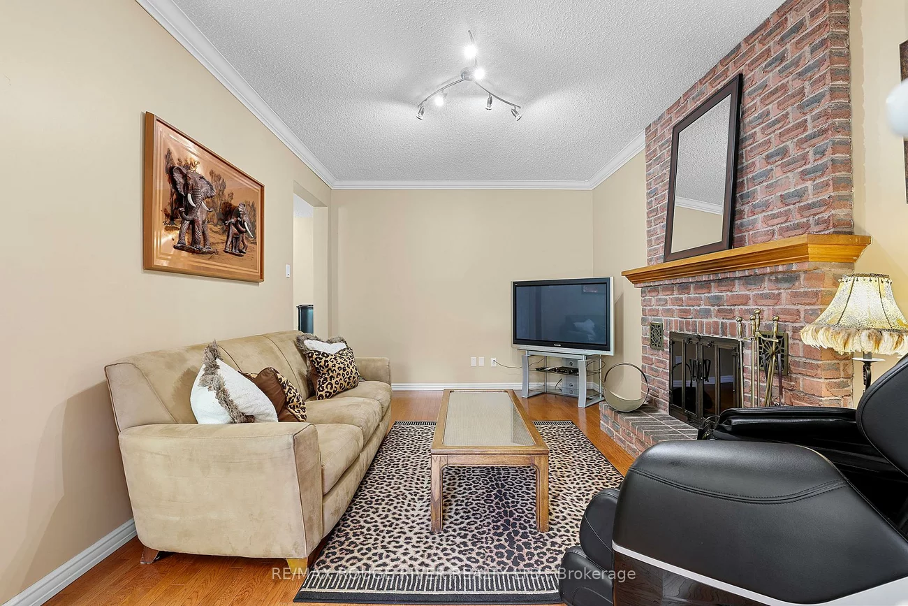 11, Canmore, Highland Creek, Toronto