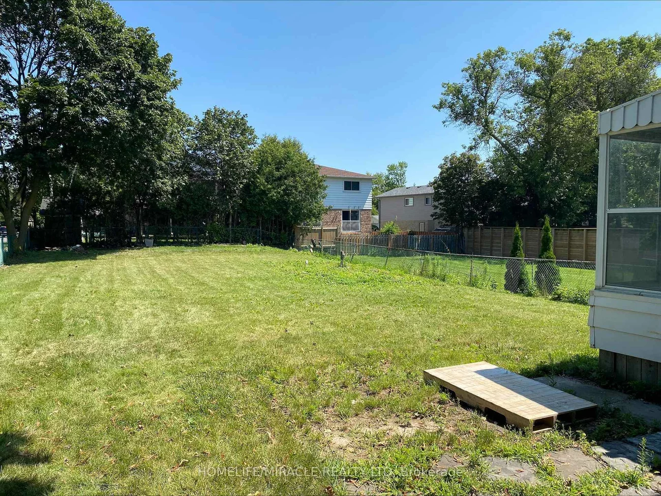 289, Livingston, Guildwood, Toronto