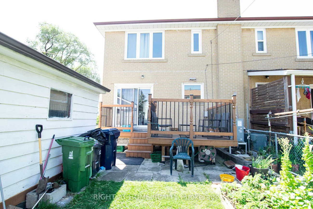 32, Ellendale, Dorset Park, Toronto