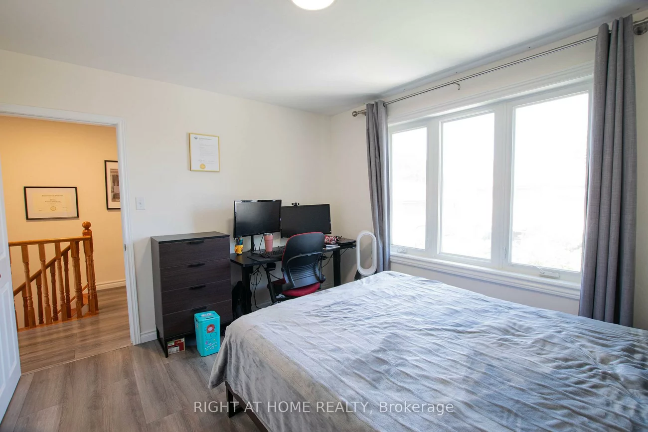 32, Ellendale, Dorset Park, Toronto