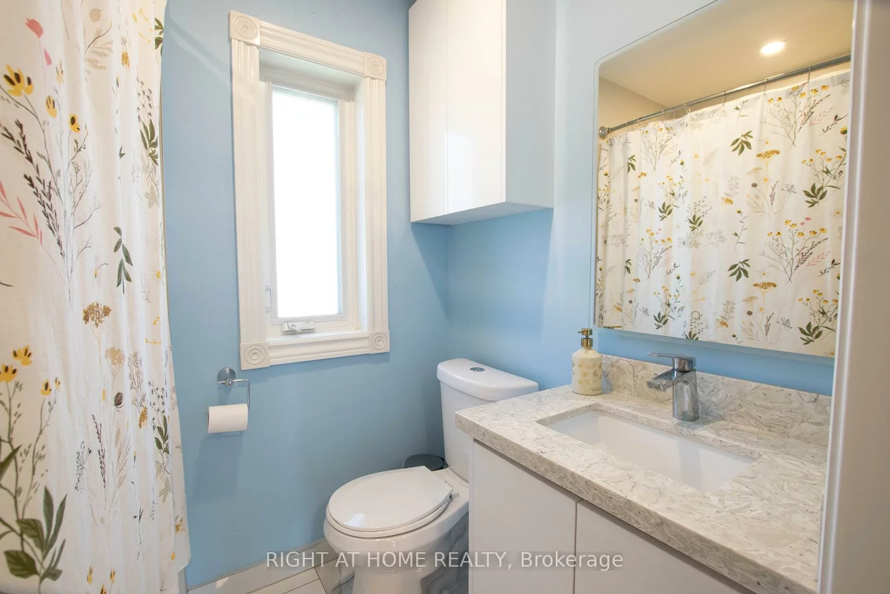 32, Ellendale, Dorset Park, Toronto