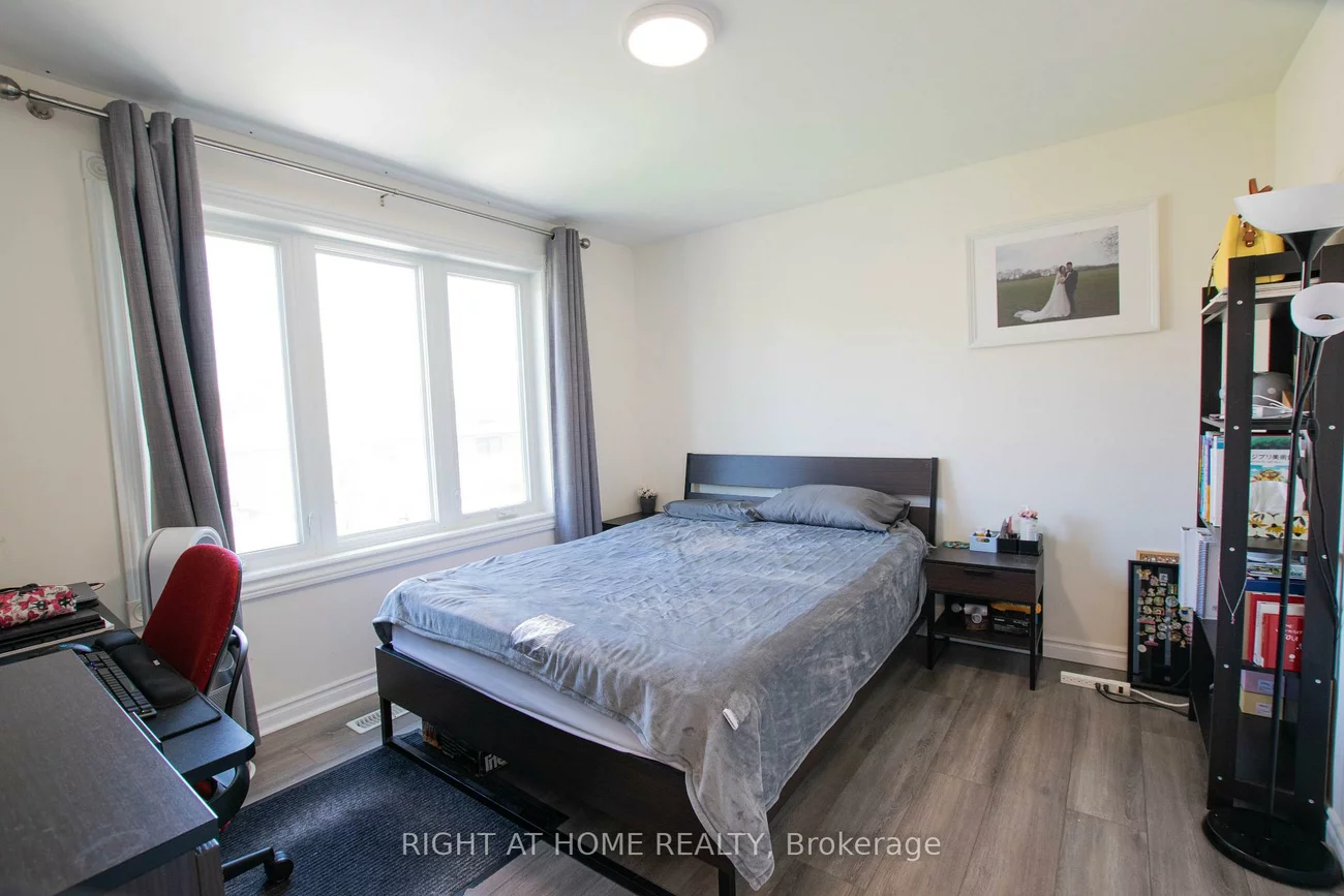 32, Ellendale, Dorset Park, Toronto