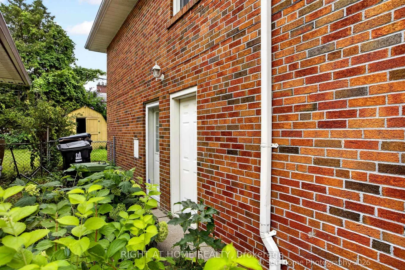 100, Perivale, Bendale, Toronto