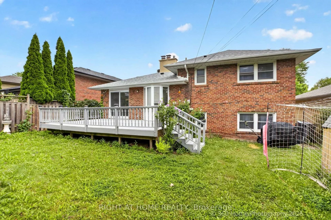 100, Perivale, Bendale, Toronto