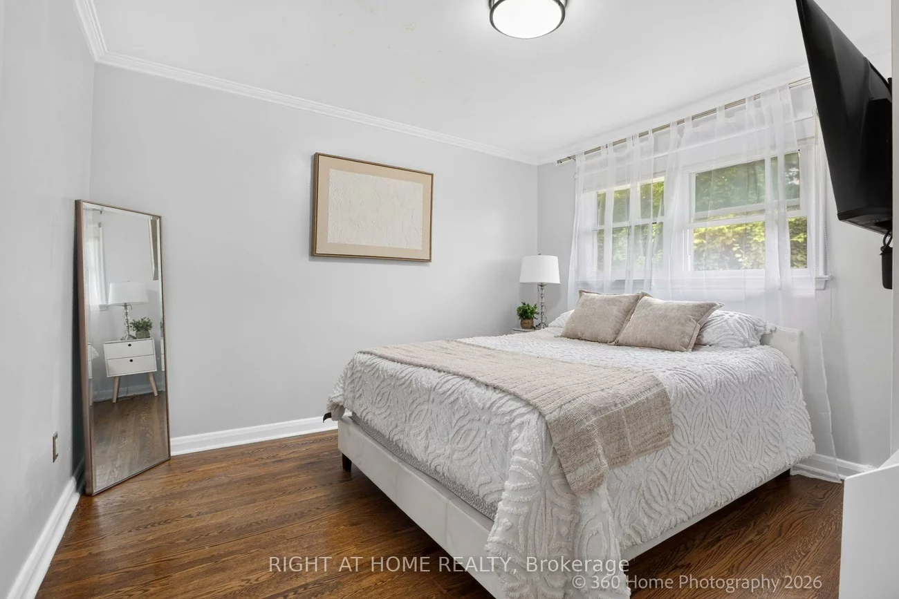 100, Perivale, Bendale, Toronto