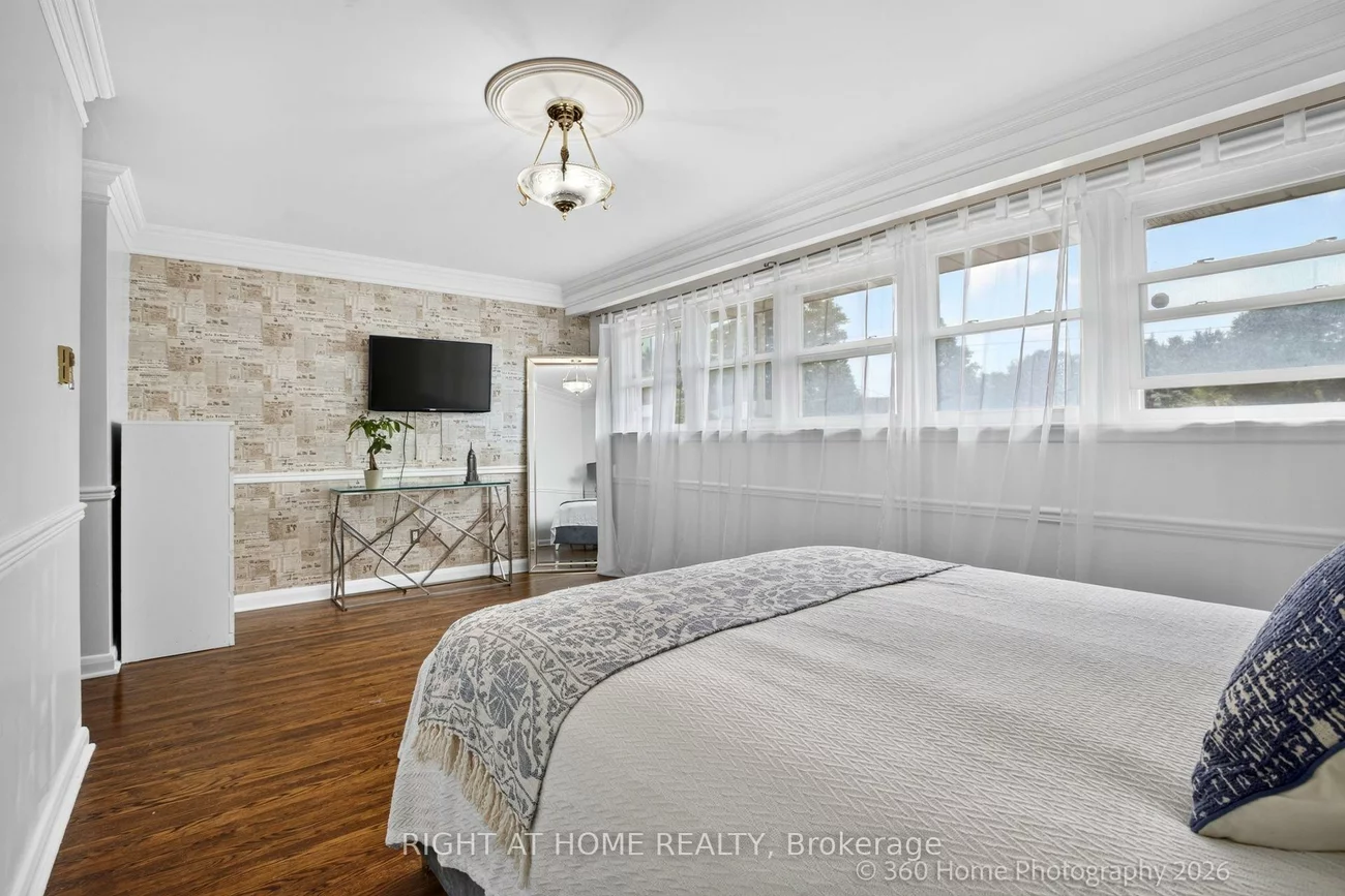 100, Perivale, Bendale, Toronto