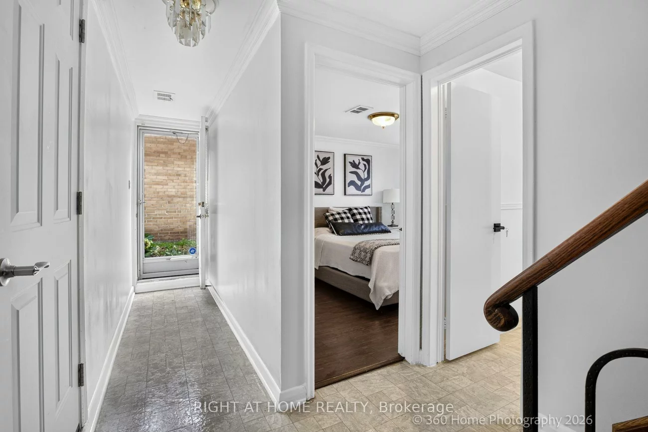 100, Perivale, Bendale, Toronto