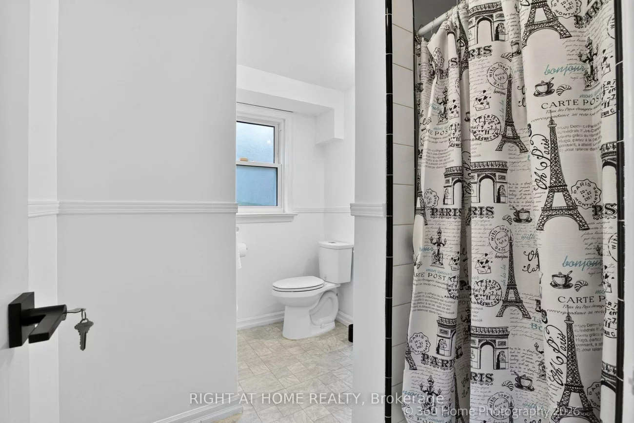 100, Perivale, Bendale, Toronto