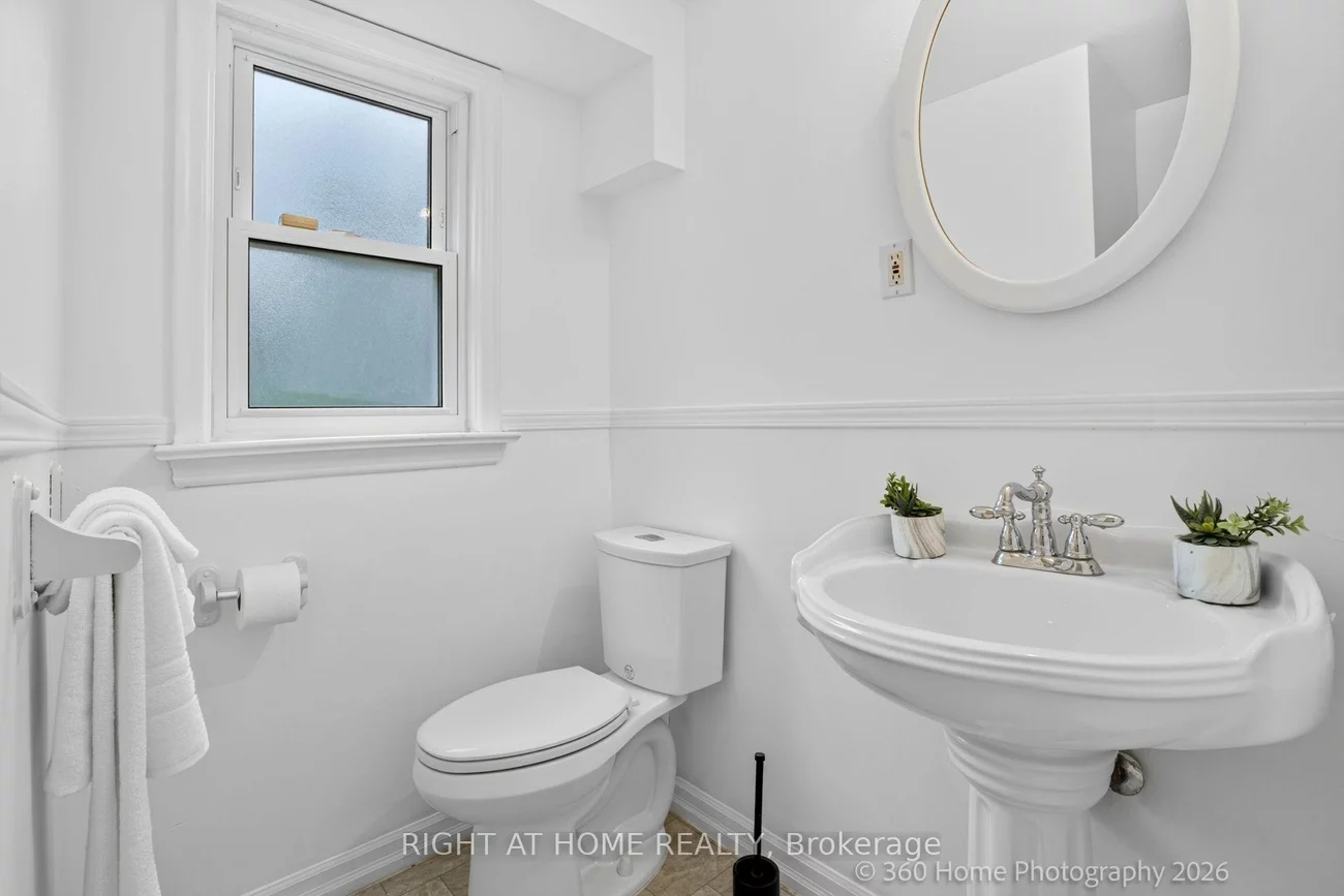 100, Perivale, Bendale, Toronto