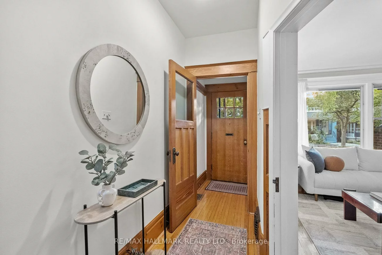 159, Gillard, Greenwood-Coxwell, Toronto