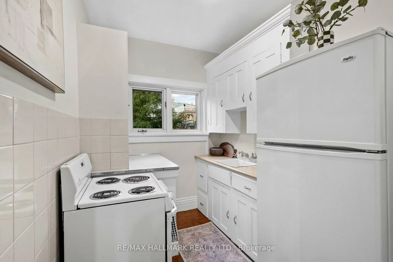 159, Gillard, Greenwood-Coxwell, Toronto