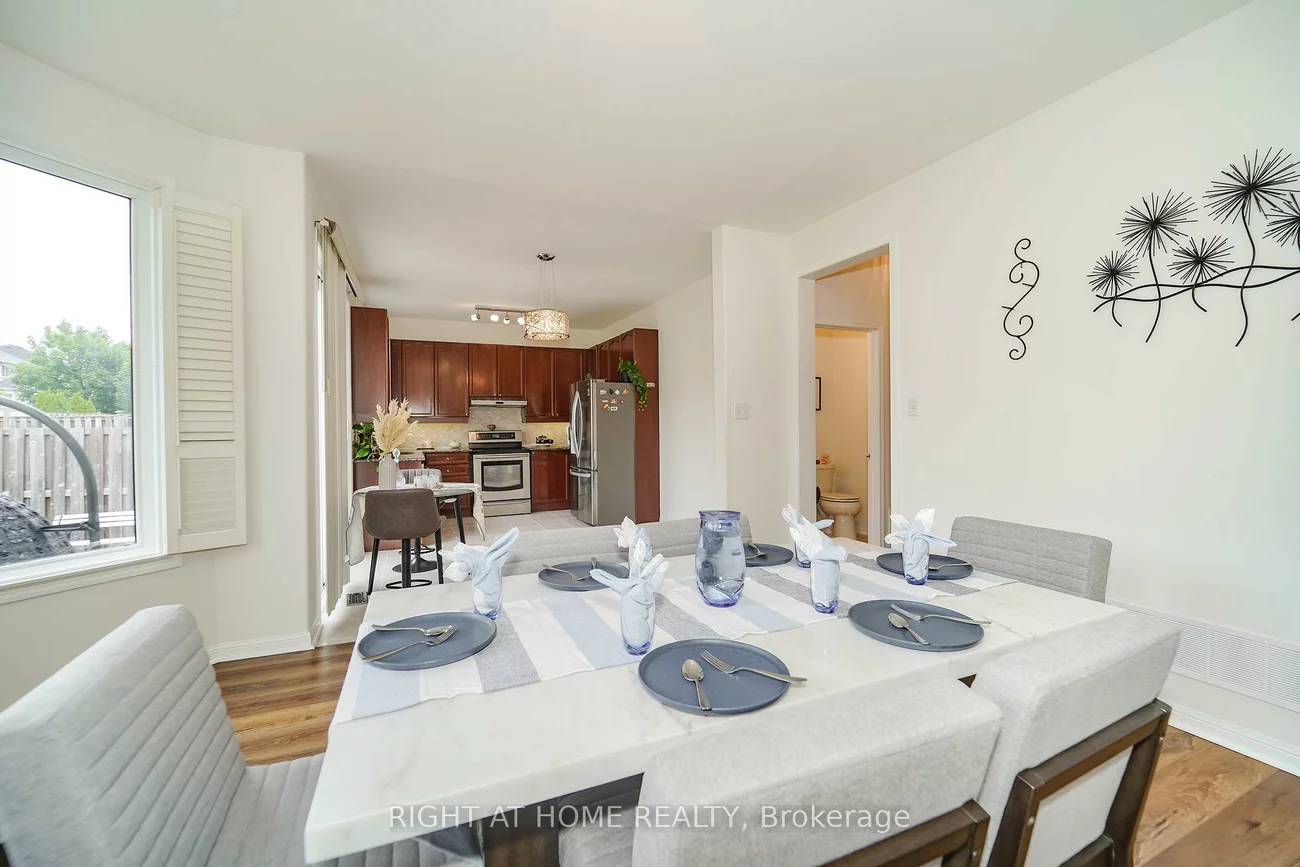 180, Raponi, Rouge E11, Toronto