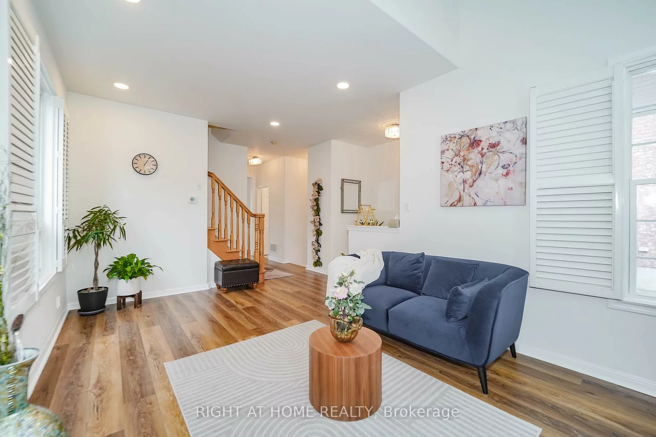 180, Raponi, Rouge E11, Toronto