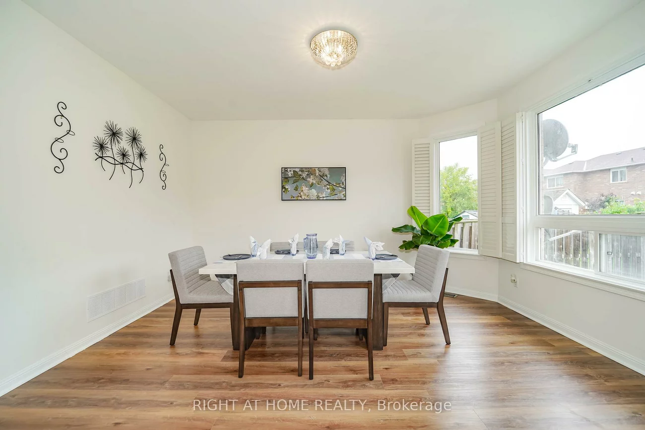180, Raponi, Rouge E11, Toronto
