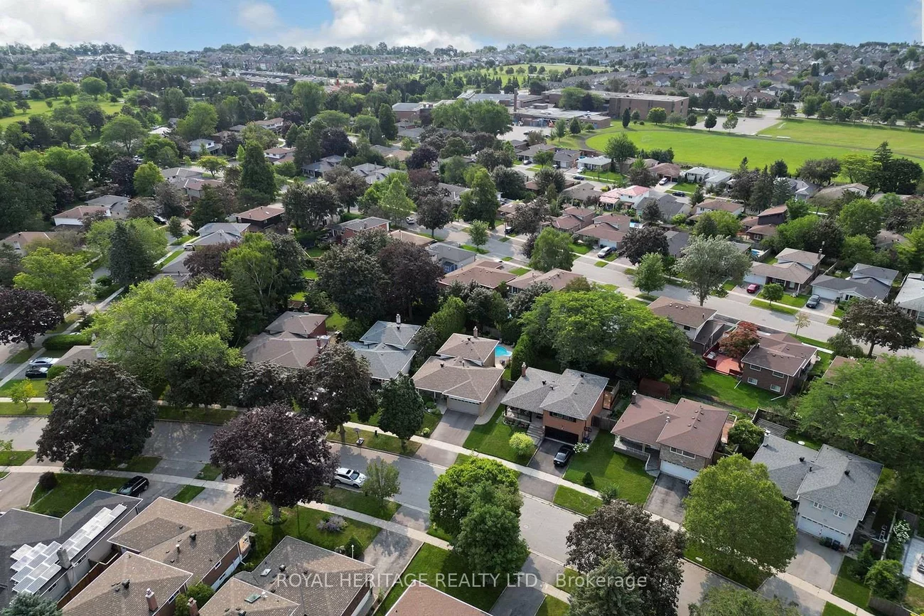 35, Langevin, Centennial Scarborough, Toronto
