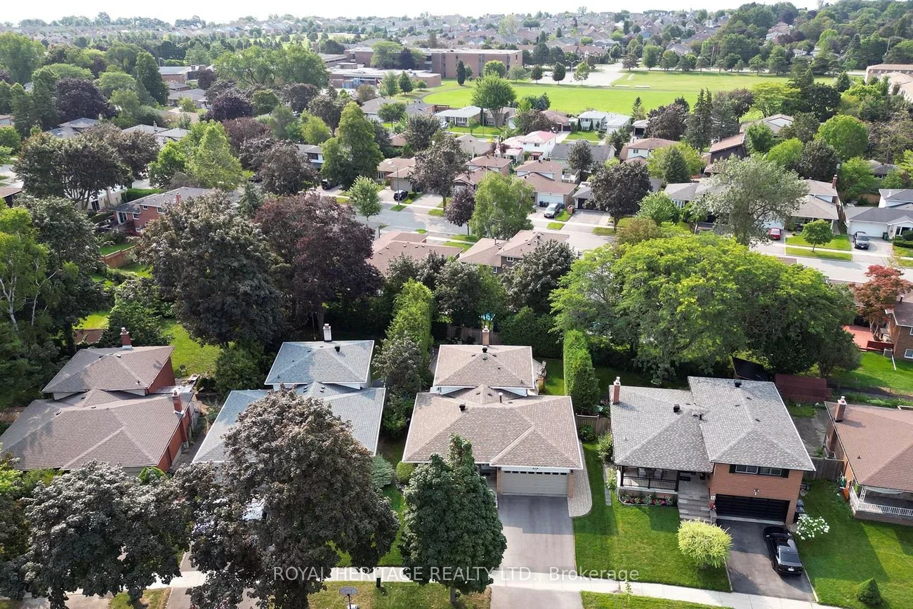 35, Langevin, Centennial Scarborough, Toronto