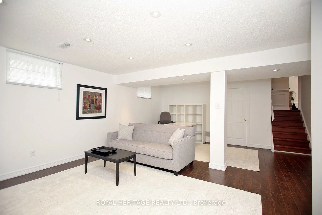 35, Langevin, Centennial Scarborough, Toronto