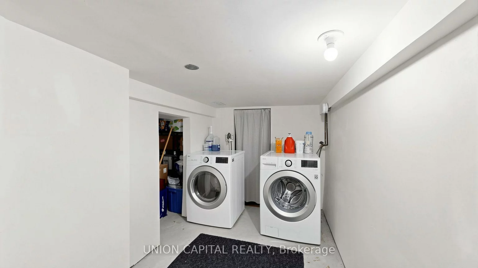 944, Dundas, South Riverdale, Toronto