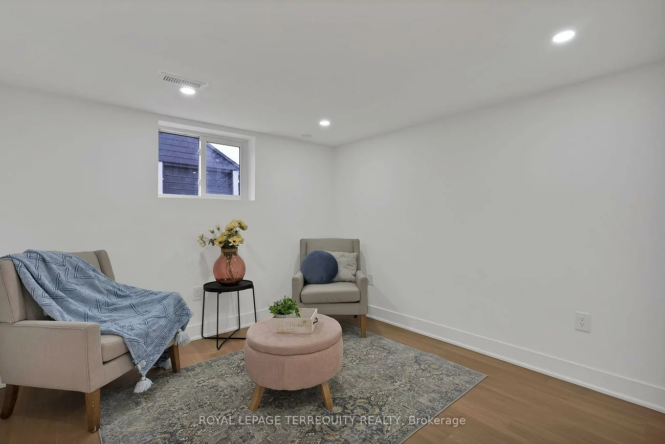 40, Leroy, Danforth Village-East York, Toronto