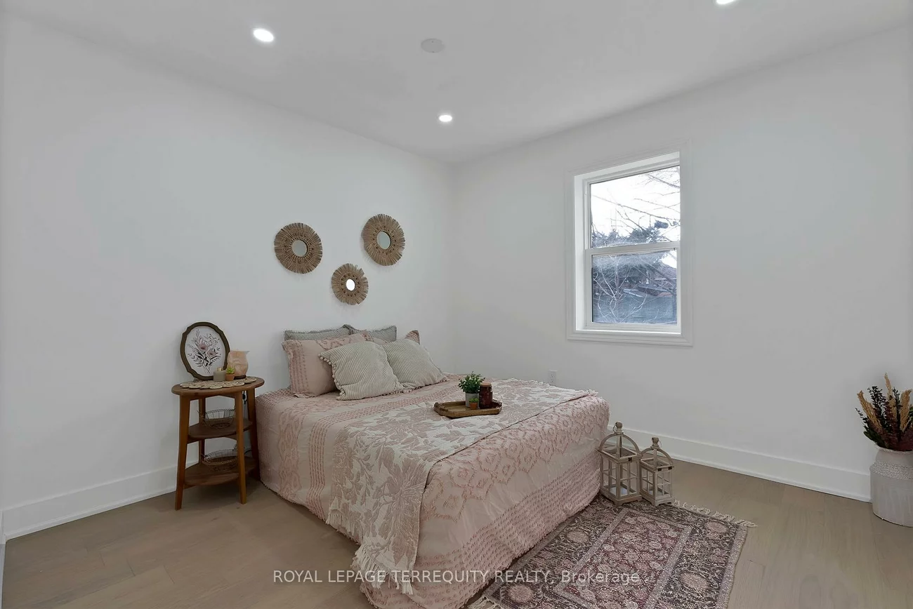 40, Leroy, Danforth Village-East York, Toronto