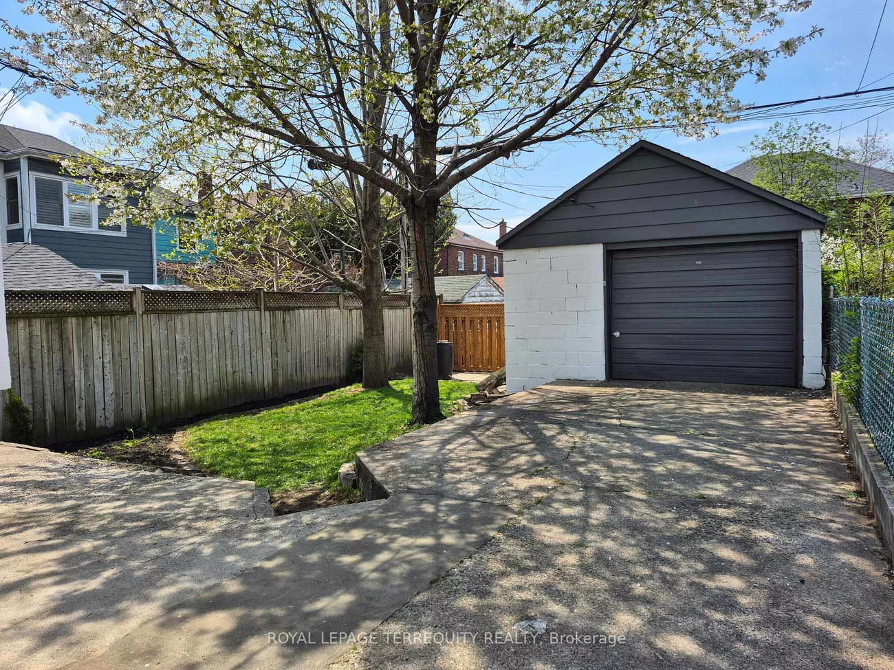 40, Leroy, Danforth Village-East York, Toronto