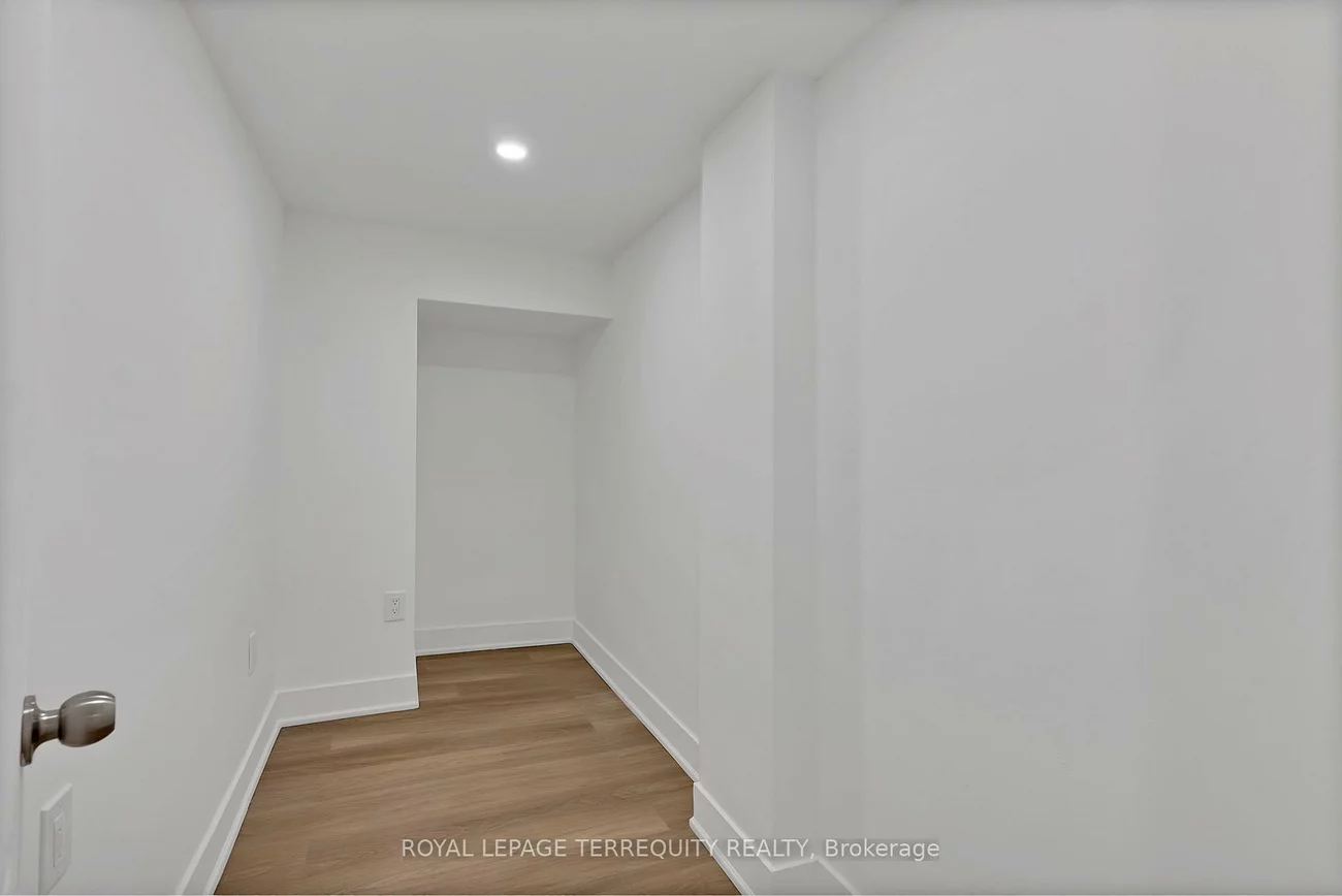 40, Leroy, Danforth Village-East York, Toronto