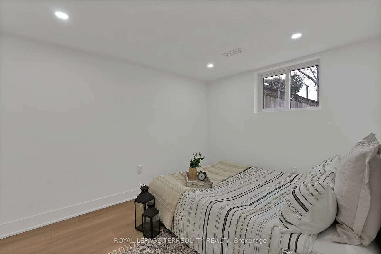 40, Leroy, Danforth Village-East York, Toronto