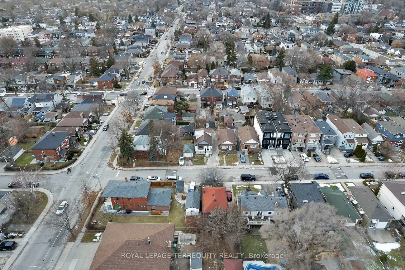 40, Leroy, Danforth Village-East York, Toronto