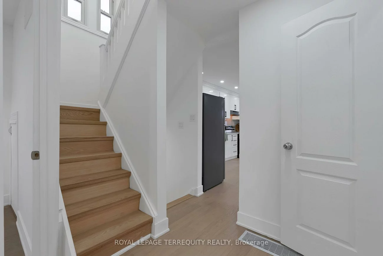 40, Leroy, Danforth Village-East York, Toronto
