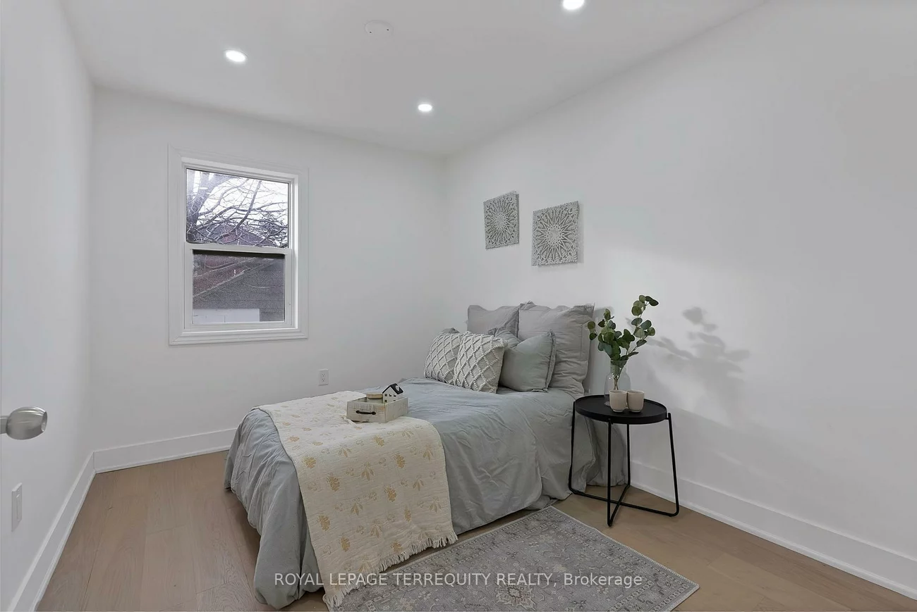 40, Leroy, Danforth Village-East York, Toronto