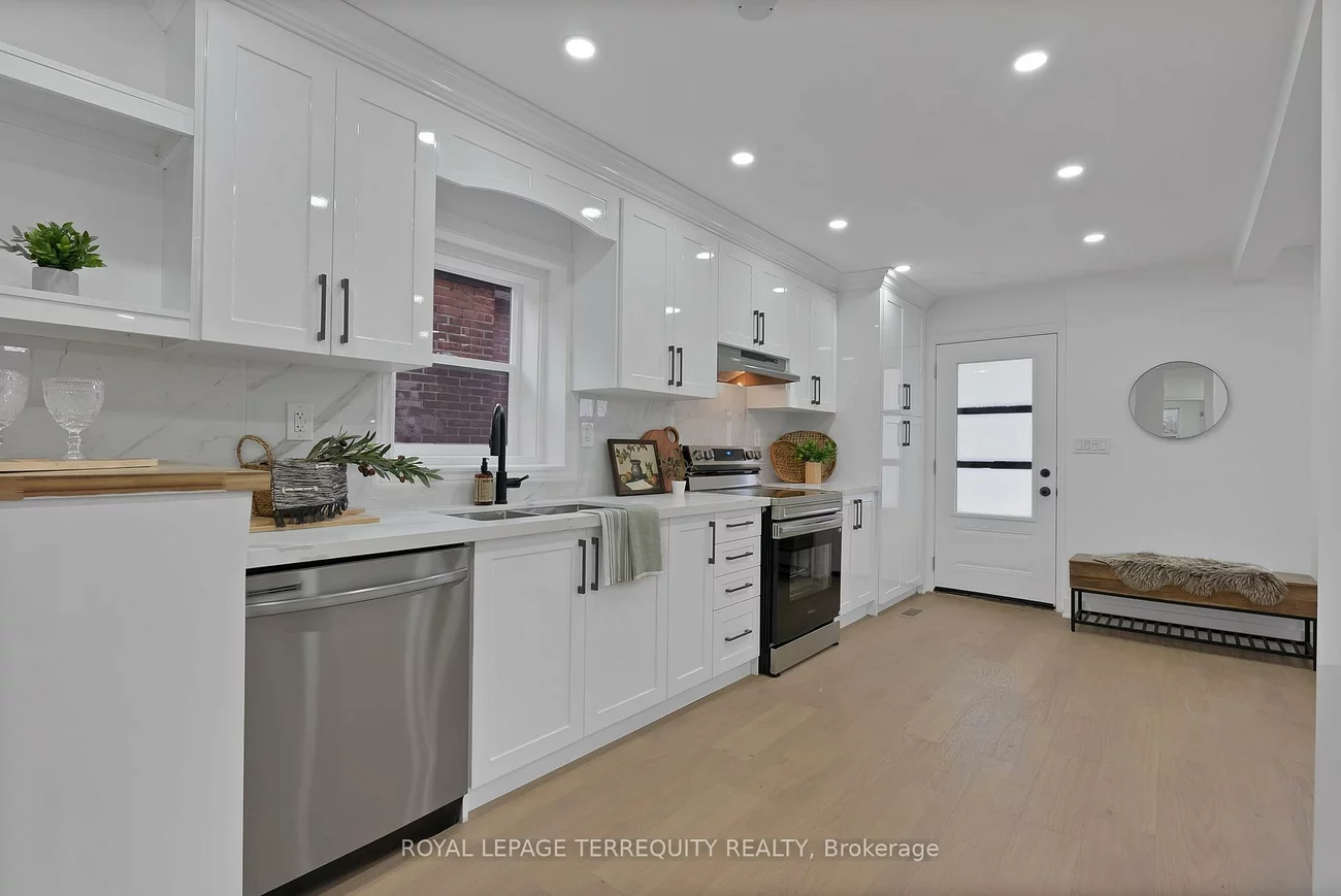 40, Leroy, Danforth Village-East York, Toronto