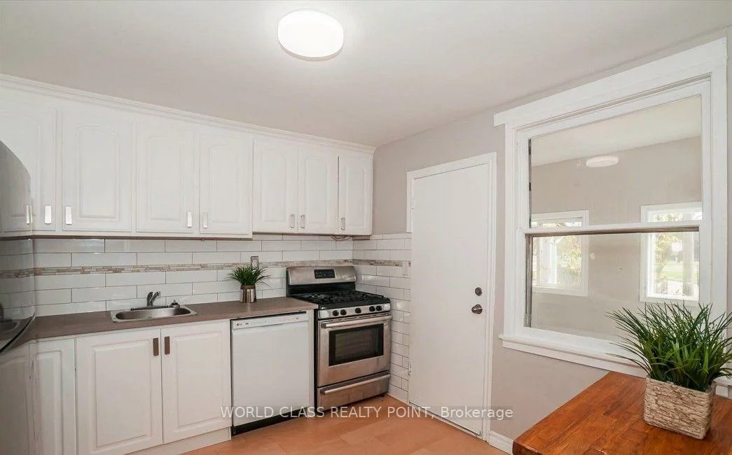 1, Mcintosh, Birchcliffe-Cliffside, Toronto
