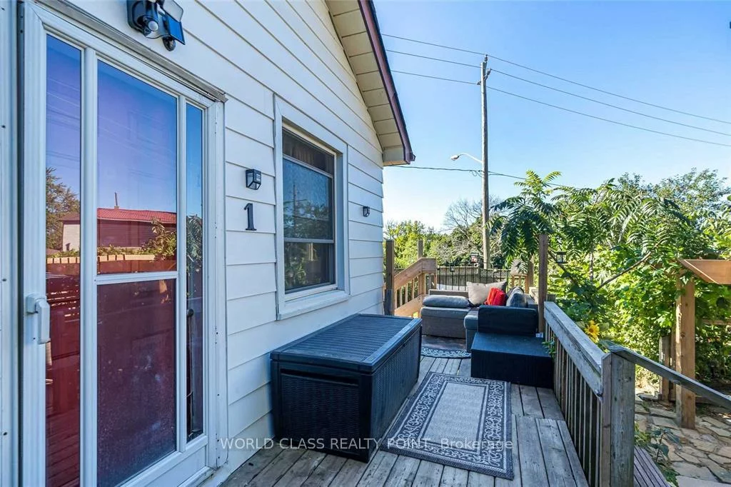 1, Mcintosh, Birchcliffe-Cliffside, Toronto