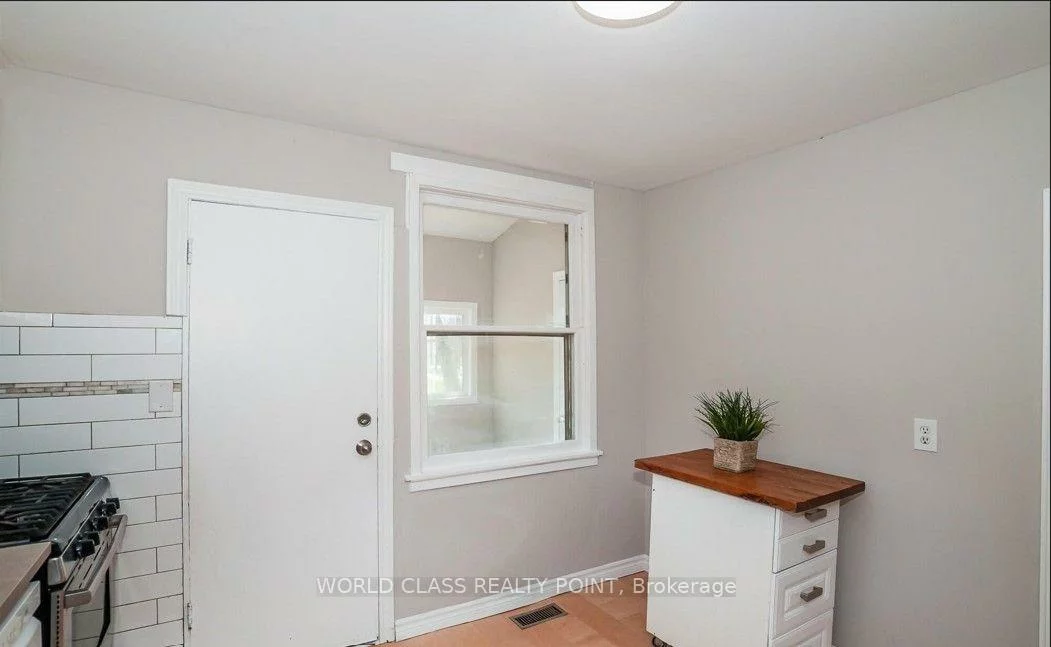 1, Mcintosh, Birchcliffe-Cliffside, Toronto