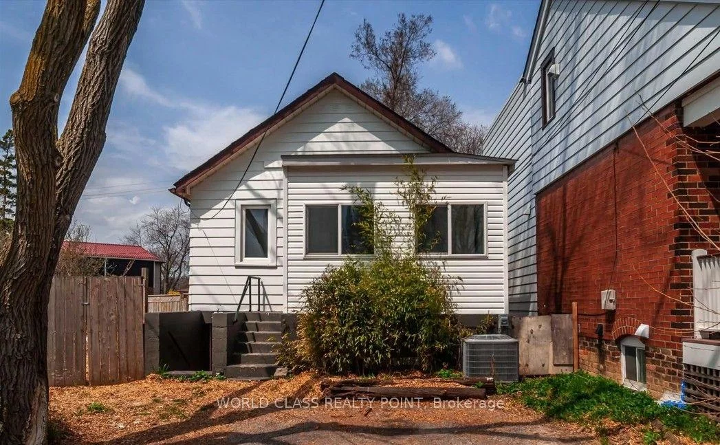 1, Mcintosh, Birchcliffe-Cliffside, Toronto