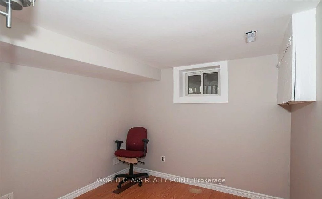 1, Mcintosh, Birchcliffe-Cliffside, Toronto