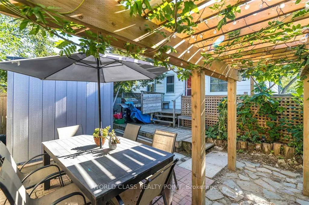 1, Mcintosh, Birchcliffe-Cliffside, Toronto