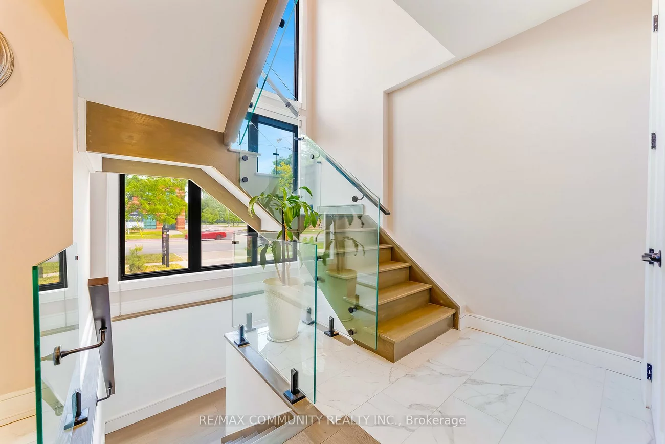 856, Kennedy, Ionview, Toronto