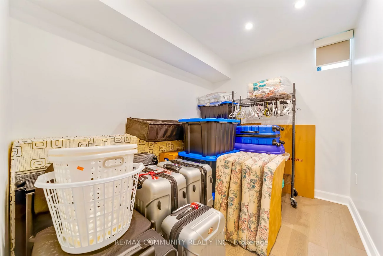 856, Kennedy, Ionview, Toronto