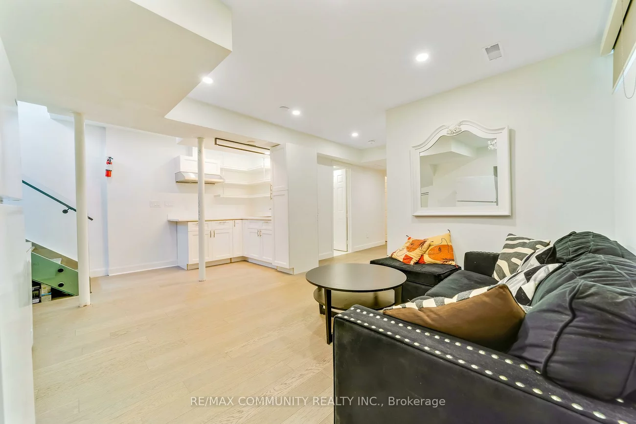 856, Kennedy, Ionview, Toronto
