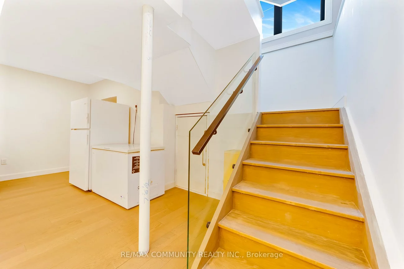 856, Kennedy, Ionview, Toronto
