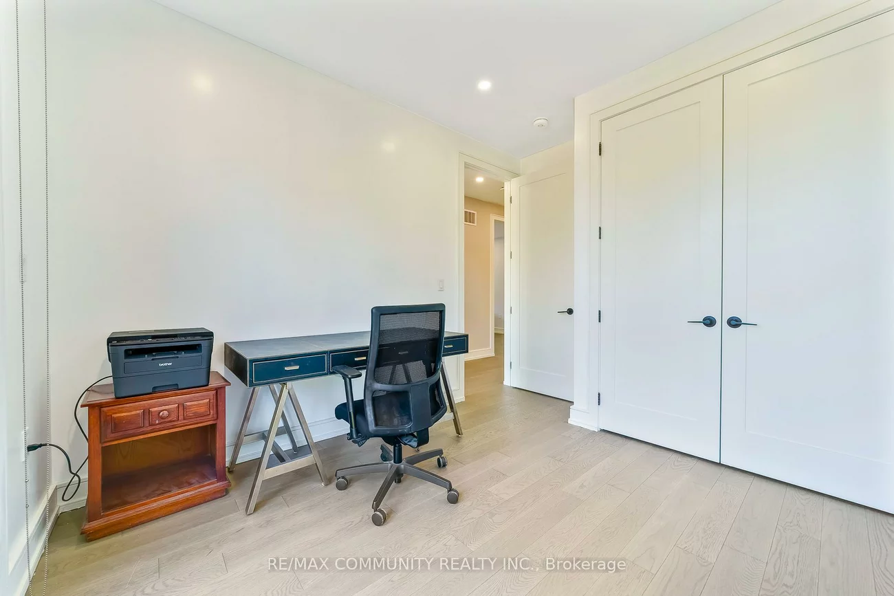 856, Kennedy, Ionview, Toronto