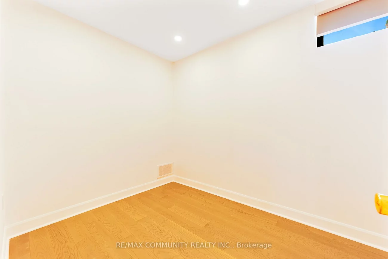 856, Kennedy, Ionview, Toronto
