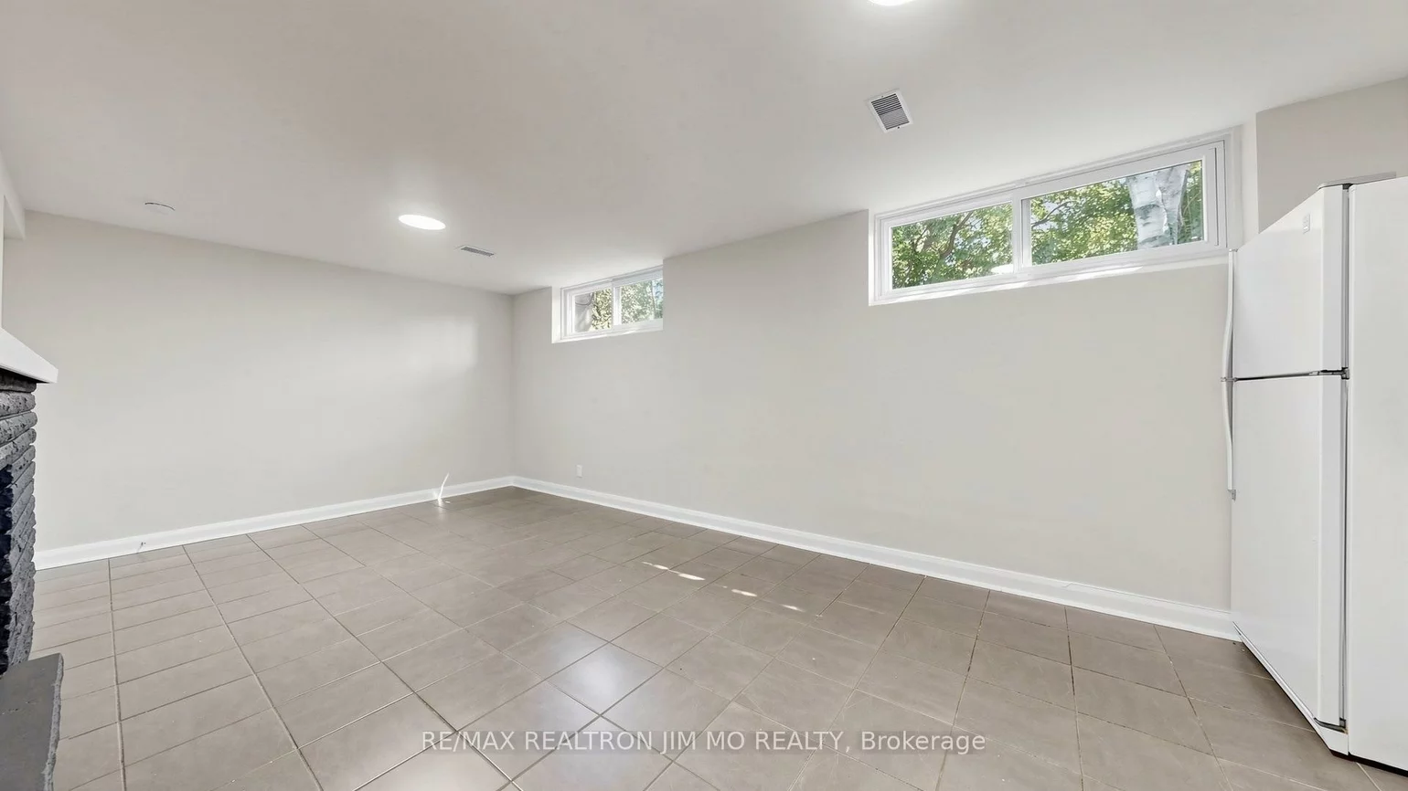 2571, Kennedy, Tam O'Shanter-Sullivan, Toronto