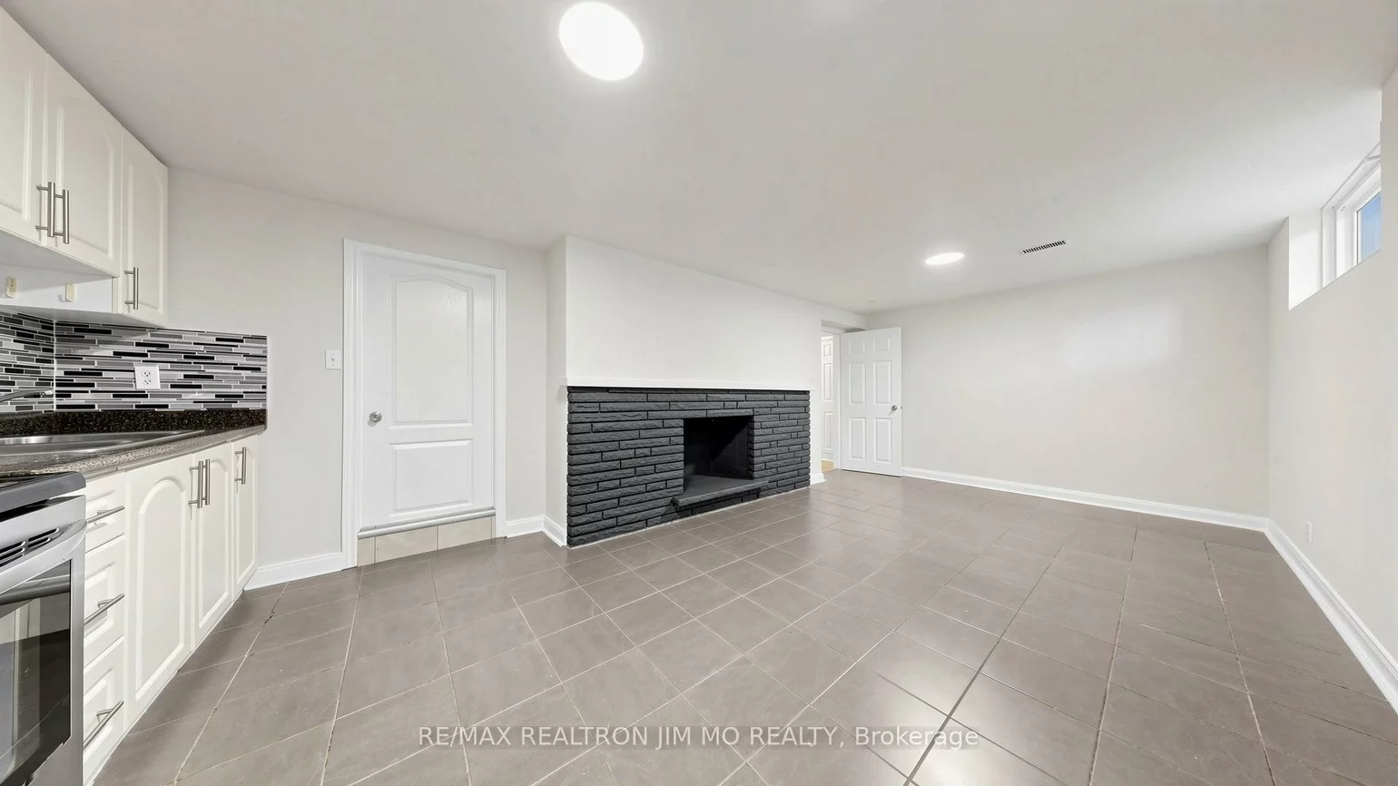 2571, Kennedy, Tam O'Shanter-Sullivan, Toronto
