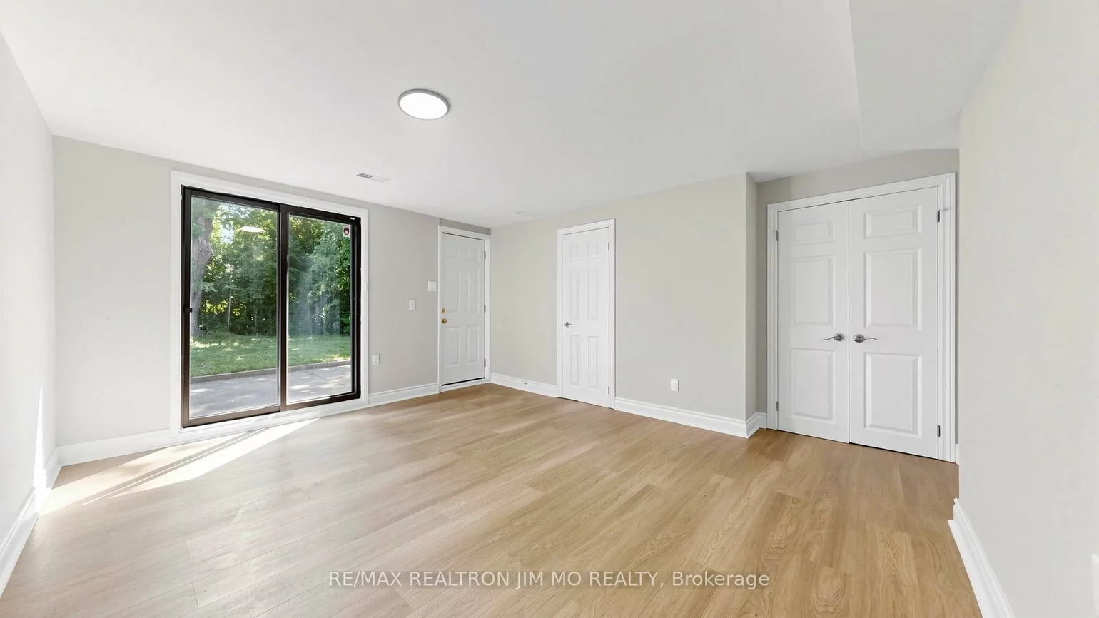 2571, Kennedy, Tam O'Shanter-Sullivan, Toronto
