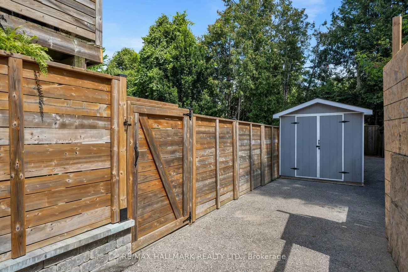 77, Leroy, Danforth Village-East York, Toronto