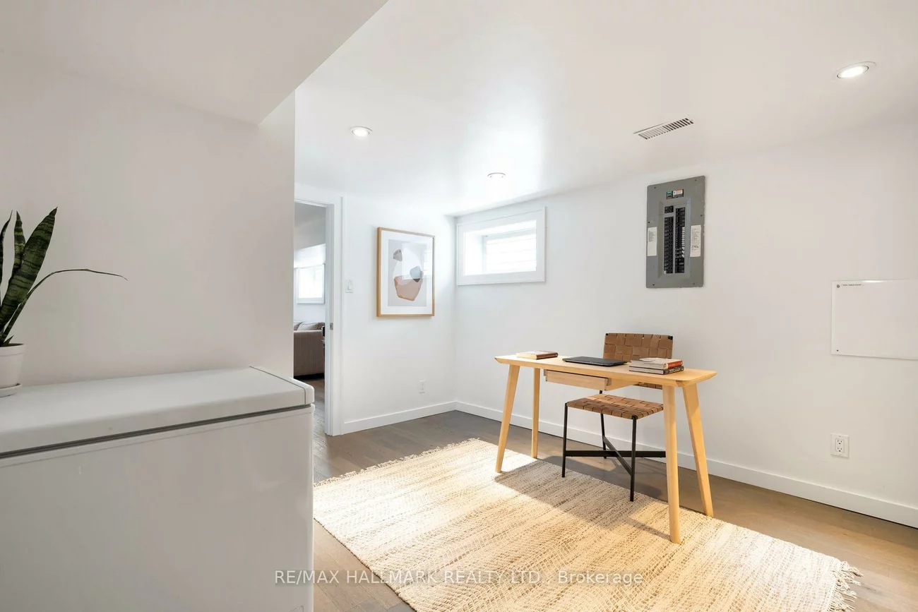77, Leroy, Danforth Village-East York, Toronto