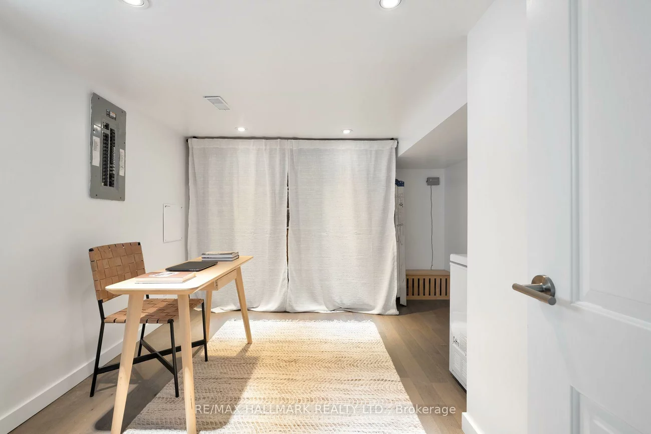77, Leroy, Danforth Village-East York, Toronto