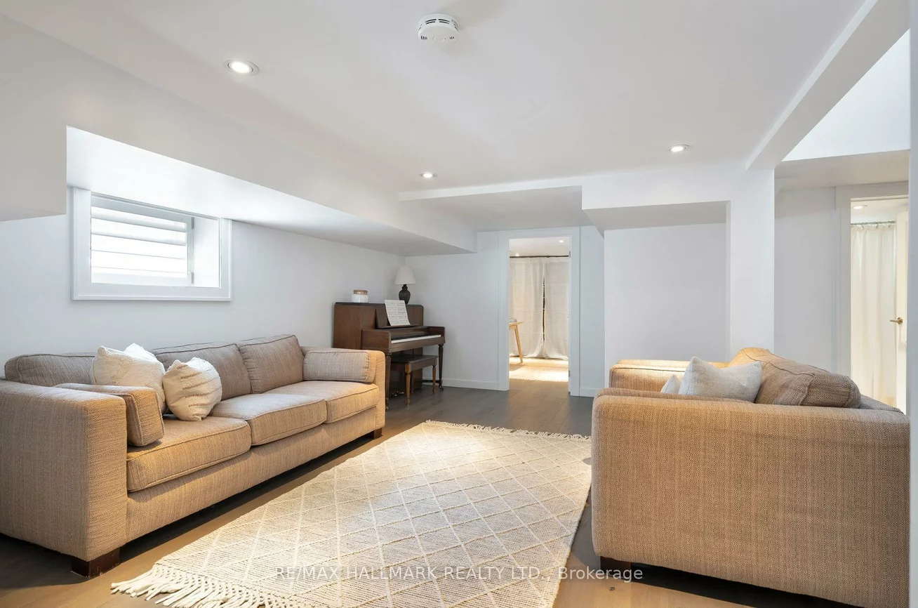77, Leroy, Danforth Village-East York, Toronto